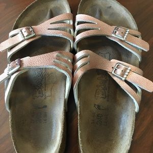 Birki’s rose gold sandals